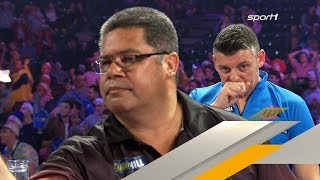 Pipes HustenAttacke Unsportlich oder clever  SPORT1 DARTS [upl. by Ferriter]