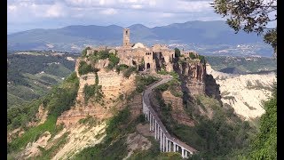 Civita di Bagnoregio  La città incantata [upl. by Yellehs613]