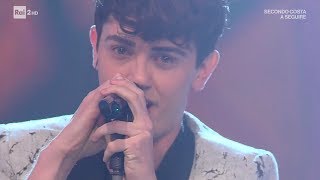 Michele Bravi canta quotSolo per un pòquot  Virginia Raffaele  Facciamo che io ero 24052017 [upl. by Jodi407]