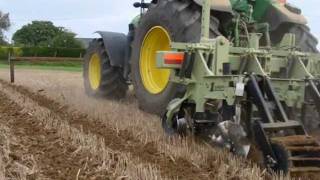 Striptill Orthman 1tRIPr 6 rangs France 2011 [upl. by Eenar]