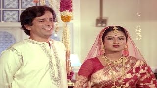 Shashi Kapoor cheats on Moushumi Chatterjee [upl. by Rettig405]