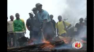 Kiamaiko residents demonstrate over insecurity [upl. by Yllet]