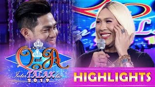 Its Showtime Miss Q and A Kuya Escort Ion delivers a sweet pickup line to Vice [upl. by Ertnom]