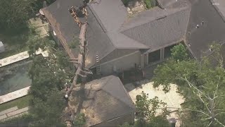 Texas residents experience extreme heat without electricity from Beryl [upl. by Adhern813]