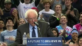 Bird lands on Sanders podium during Portland rally [upl. by Lerrad]