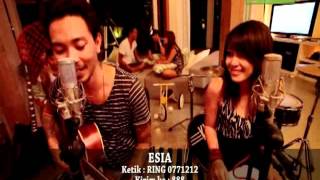 KIS Sabar feat Tiari Bintang Official Video [upl. by Rosie217]