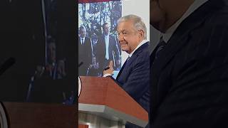 AMLO revira a Loret con foto incómoda [upl. by Lienahs243]