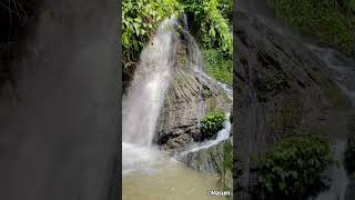 দুপাশে পাহাড় আর সবুজ গাছপালা মাঝখানে ঝিরিপথ বেয়ে ছুটে চলা ঝর্ণার পানে।Bilaichori 692024 [upl. by Deach]