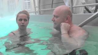 LE REVEIL DUROY  Olivier et Isa testent la piscine des Thermes de Chaudfontaine [upl. by Joo]