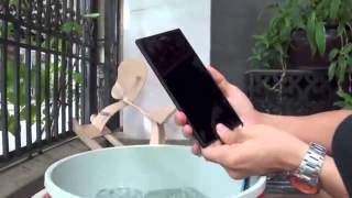 Sony Xperia Z Ultra review  ice water immersion test [upl. by Ania]