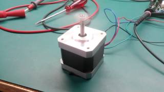 Prueba Motor Paso a Paso  L297  IR2104  4500 RPM [upl. by Lashondra]