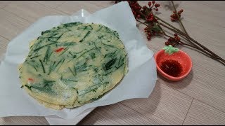 EASY KOREAN GARLIC CHIVES PANCAKE RECIPE 부추전 BUCHUJEON [upl. by Micheal]