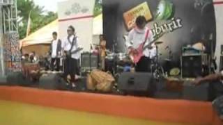 Amnesia pitstop cover  ngabuburit bareng wali jatiwangi 2009 [upl. by Asilahs]