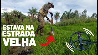 Mistério Encontrado na estrada velha com o detector de metais  DETECTORES DE MINAS GERAIS [upl. by Aleek]