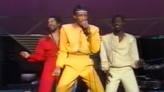 Kool amp The Gang  Joanna  Live [upl. by Namor]