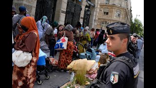 JO Paris 2024  des migrants évacués avant la cérémonie douverture [upl. by Galer]