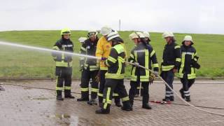 DSchlauch Feuerwehr teilt Wissen [upl. by Lemert]