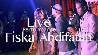 Farxiya Fiska iyo Abdifatah Yare anoo aroos kula gala Live Performance with Macaloow [upl. by Andy443]