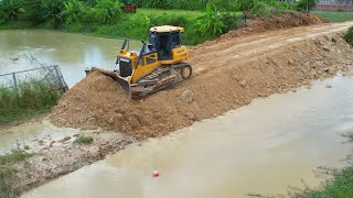 The Dozer That Changed Road Construction Forever [upl. by Sorilda103]