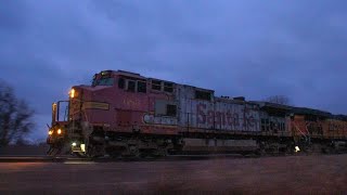 ATSF Warbonnet Leader BNSF 683 Leading BNSF ULCNKRF On the Saint Joseph Subdivision  12272023 [upl. by Celio819]