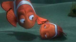 Le Monde de Nemo 3D  Extrait 3 quotLes mouettesquot  VF  En Bluray 3D et Bluray le 24 avril I Disney [upl. by Ahcsatan234]