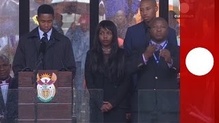 El falso intérprete del funeral de Mandela indigna a la comunidad sordomuda [upl. by Verdi598]