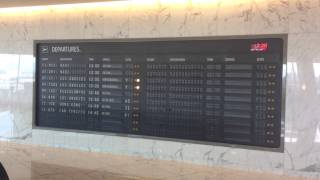 Qantas SYD First Lounge Solari Main Flapper Board for displaying Flight Information [upl. by Aneel798]