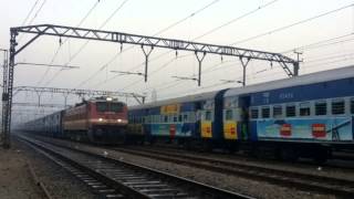 12165 ratnagiri sf overtakes 51153 bsl passenger at diva [upl. by Aillij842]