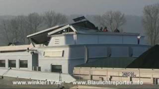 Frachtschiff rammt Moselbrücke und reißt sich das Steuerhaus ab bei Longuich WinklerTV [upl. by Arvy]