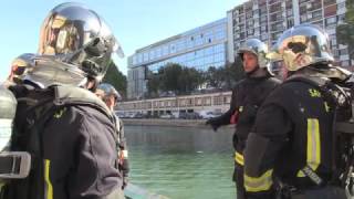 La journée dun pompier de Paris en caserne [upl. by Llertrac]