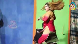 Kiran Butt Botal khol gai je piye naseeba wala hot sexy mujra latest new dance [upl. by Chretien]