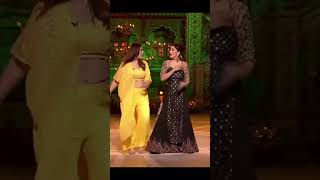 Madhuri Raveena Dance  Ankhiyon Se Goli Mare Dance Show madhuridikshit raveenatandon music [upl. by Cyb]