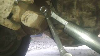 Mitsubishi L200 2007 Propshaft Removal Prior to Clutch [upl. by Peterson290]