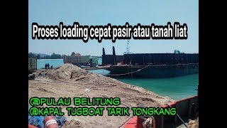 Loading atau muat pasirtanah liat super cepat ke kapal tongkang [upl. by Ahras866]