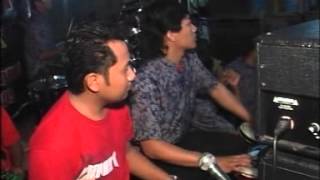 Perawan Kalimantan Dian Bergoyang 2014 Dangdut Shela Nada [upl. by Yonina]