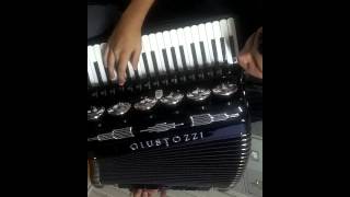 A VENDAACORDEON GIUSTOZZI 120 BAIXOS 45 [upl. by Drareg]