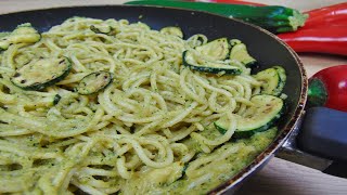 Rezept Spaghetti mit cremiger Zucchini Sauce  einfaches Nudelgericht [upl. by Janerich]