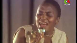 Miriam Makeba « Mama Afrika » Chanson Ana Houra fi El Jazair أنا حرة في الجزائر [upl. by Hoi905]