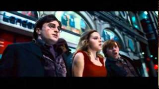 Harry Potter et les reliques de la mort  Extrait  La fuite du Mariage VF [upl. by Eyram]