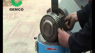 Install the adjusting plates on the roller of Pellet Making Machine [upl. by Whitcomb769]