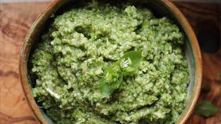 Chickweed Pesto Recipe  Wild Foods [upl. by Suellen]