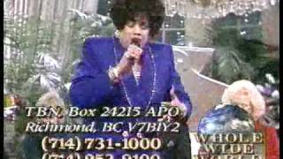 Vickie Winans Praise The Lord [upl. by Ayak]