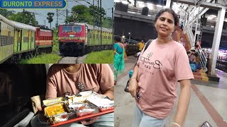 dinner vlog at the trainDuronto express train dinner veg menu [upl. by Rattan]