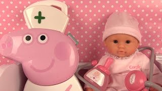 Poupée Corolle Mon Premier Câlin Coffret Docteur Corolle et Peppa Pig [upl. by Vladamir]