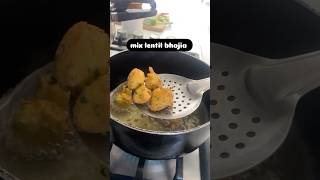 Me Lentil bhajia bhajia pakoda pakodarecipe lentilrecipes pakode shorts [upl. by Naam]