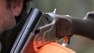 Accident de chasse près de ClermontFerrand  un chasseur grièvement blessé par son fils de 4 ans [upl. by Leahcam]