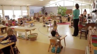 Un día en un aula Montessori [upl. by Ahsets288]