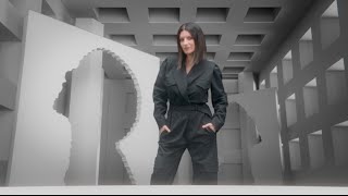 Laura Pausini  Scatola Official Visual Art Video [upl. by Gavra738]