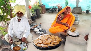 तोंडाला पाणी सोडणारं आजीच्या सोप्या पध्दतीनं झणझणीत वड्याचं कालवण ओरपुन खाल्लं अस Vadyache kalvan [upl. by Ronen599]