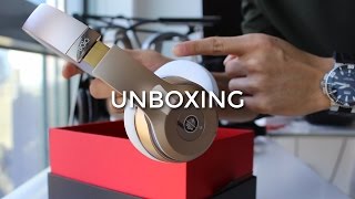 BEATS SOLO 3 WIRELESS HEADPHONES UNBOXING 2024 [upl. by Spanjian]